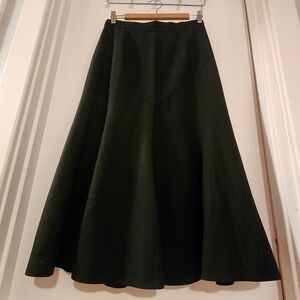 Simon Chang Elegant Black Full Skirt 100% Wool
